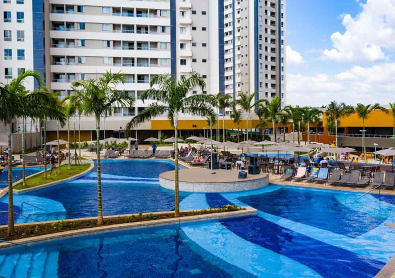 Enjoy Solar Das Aguas Park Resort โอลิมเปีย ภายนอก รูปภาพ The swimming pool at the resort