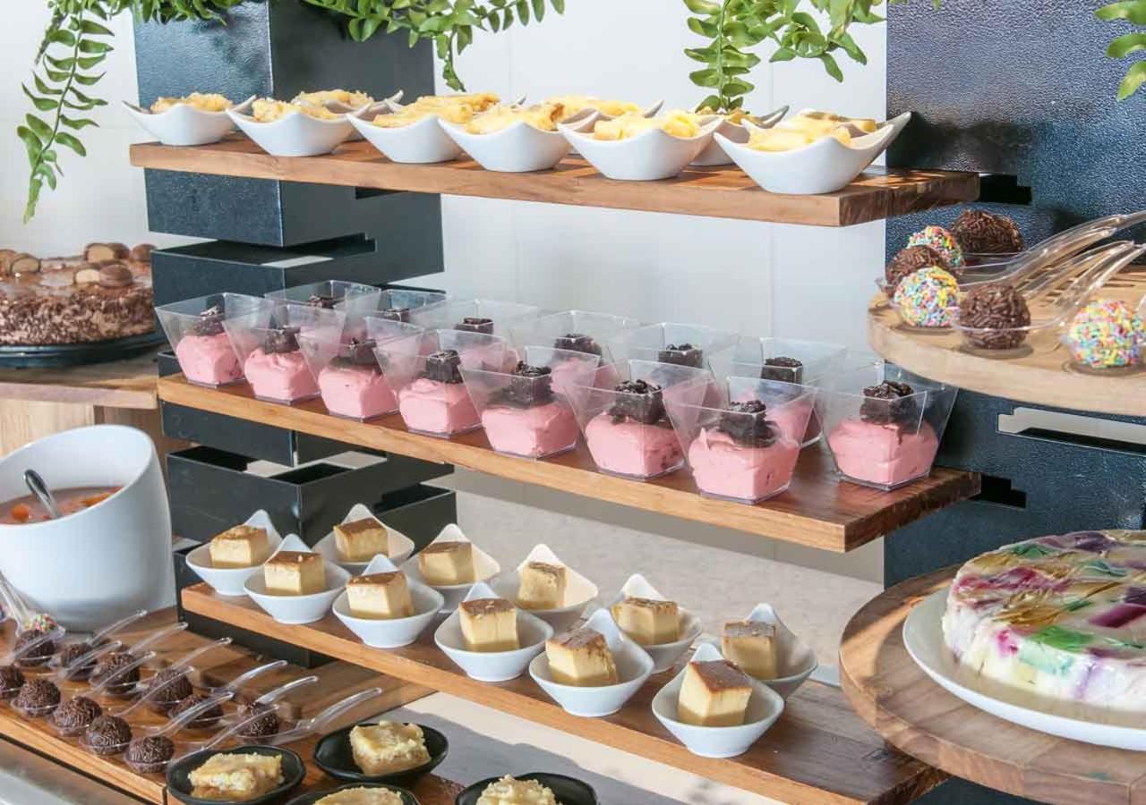 Enjoy Solar Das Aguas Park Resort โอลิมเปีย ภายนอก รูปภาพ A dessert buffet