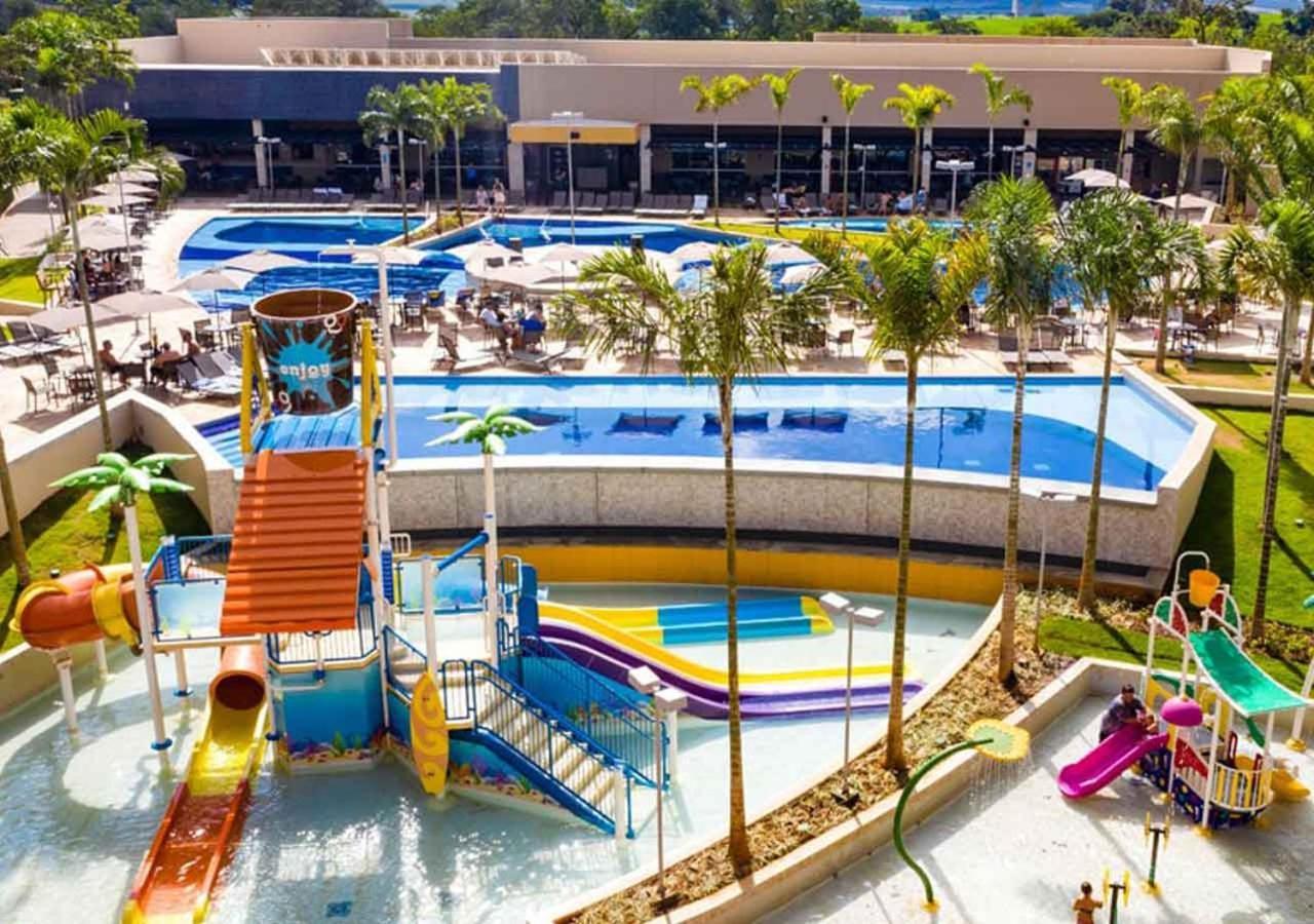Enjoy Solar Das Aguas Park Resort โอลิมเปีย ภายนอก รูปภาพ Wet 'n' Wild Water Park