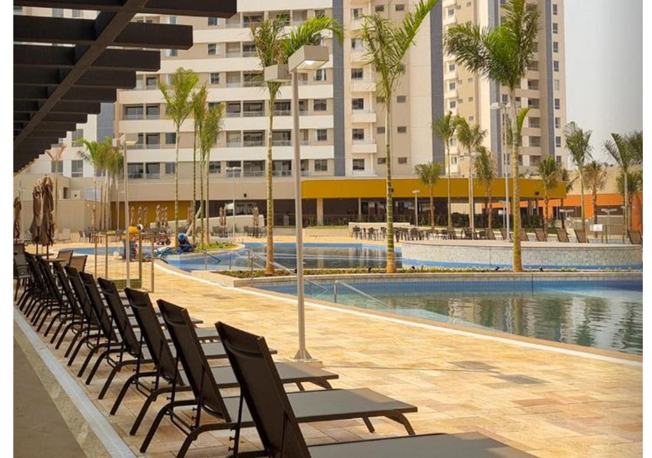Enjoy Solar Das Aguas Park Resort โอลิมเปีย ภายนอก รูปภาพ The swimming pool at the resort